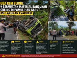 Diduga Rem Blong, Truk Terguling di Pamulihan Garut