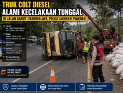 Kecelakaan Tunggal di Cilawu, Truk Colt Diesel Terguling Saat Melintasi Tikungan
